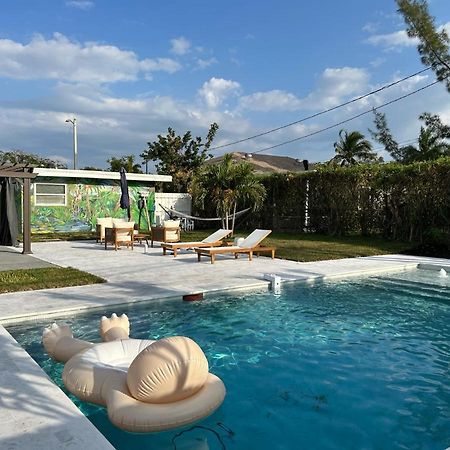 Jungle Cottage With Luxury Pool, Hot Tub And More! Lake Worth Beach Exteriör bild