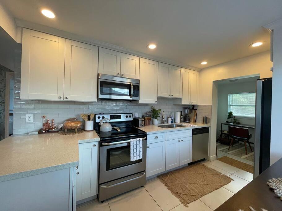 Jungle Cottage With Luxury Pool, Hot Tub And More! Lake Worth Beach Exteriör bild