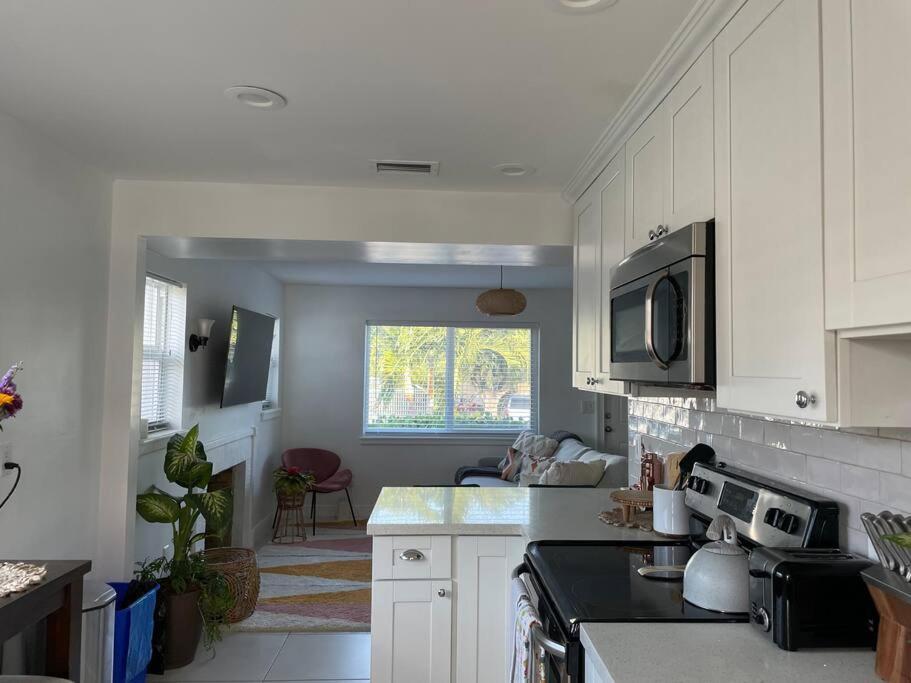 Jungle Cottage With Luxury Pool, Hot Tub And More! Lake Worth Beach Exteriör bild