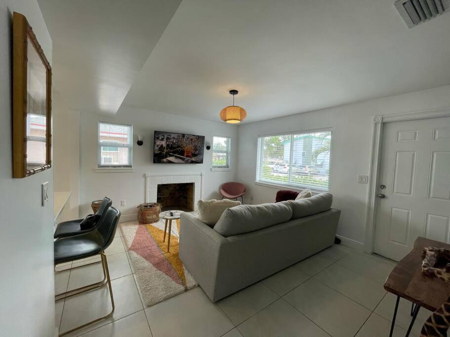 Jungle Cottage With Luxury Pool, Hot Tub And More! Lake Worth Beach Exteriör bild