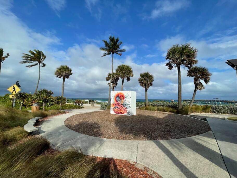 Jungle Cottage With Luxury Pool, Hot Tub And More! Lake Worth Beach Exteriör bild