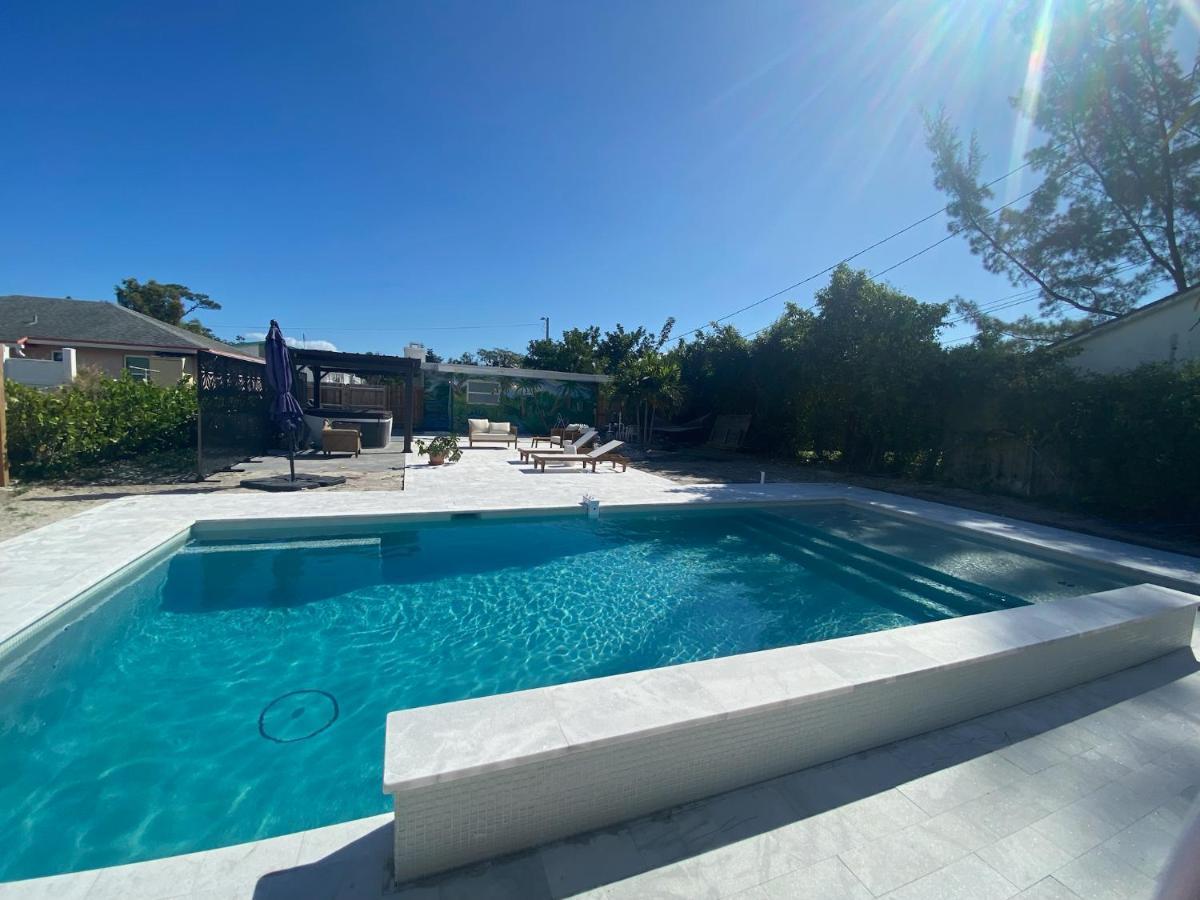 Jungle Cottage With Luxury Pool, Hot Tub And More! Lake Worth Beach Exteriör bild