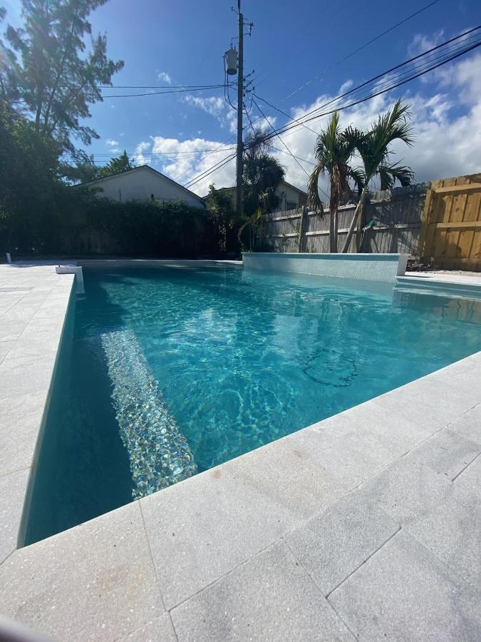 Jungle Cottage With Luxury Pool, Hot Tub And More! Lake Worth Beach Exteriör bild