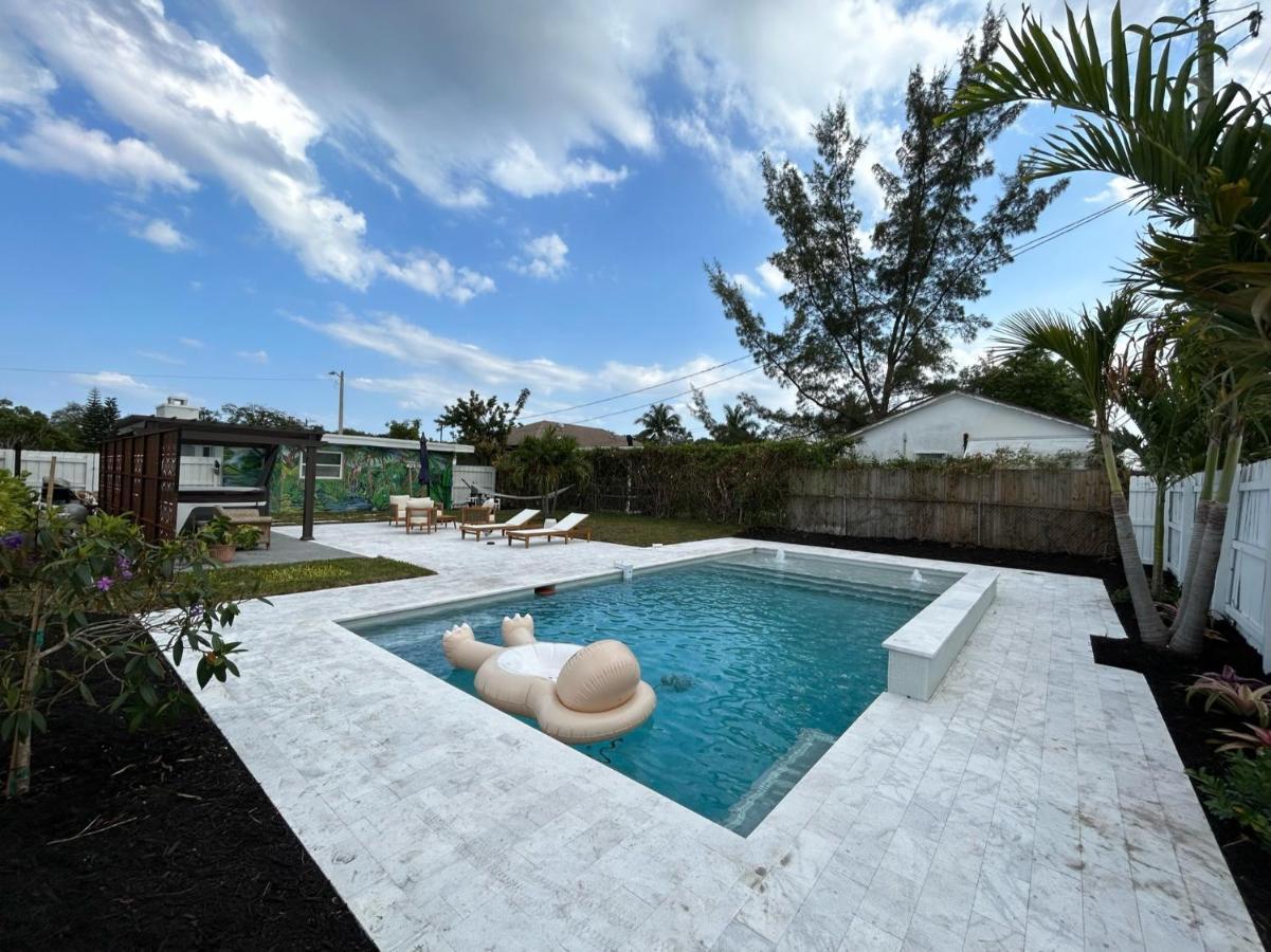 Jungle Cottage With Luxury Pool, Hot Tub And More! Lake Worth Beach Exteriör bild