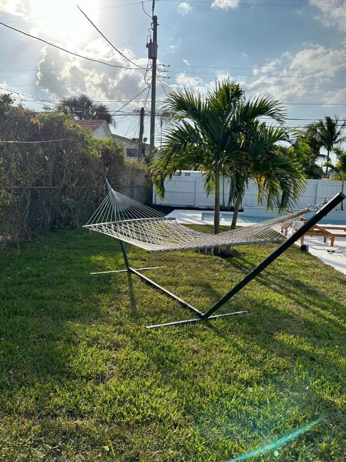 Jungle Cottage With Luxury Pool, Hot Tub And More! Lake Worth Beach Exteriör bild